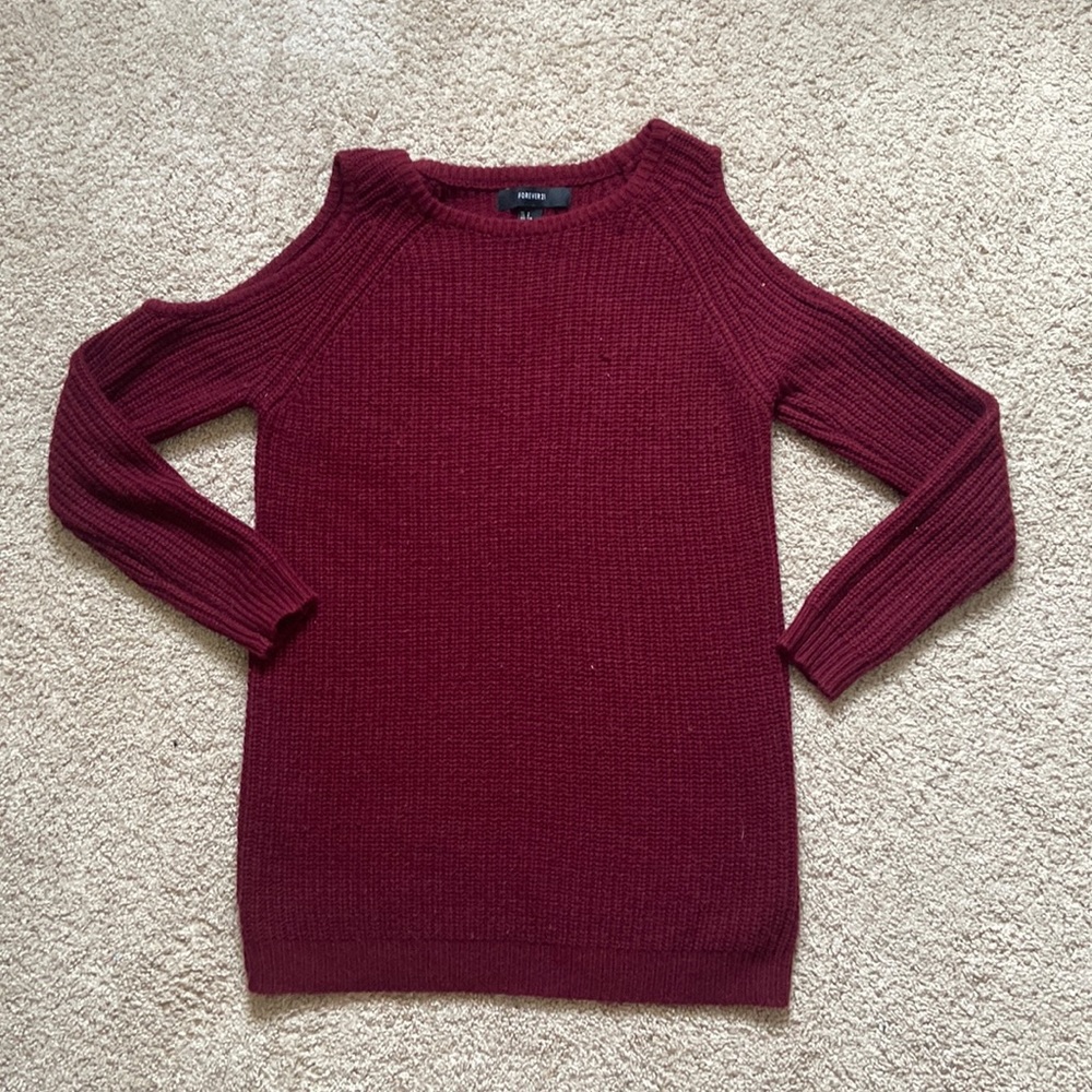 FOREVER21 MAROON KNIT COLD SHOULDER SWEATER